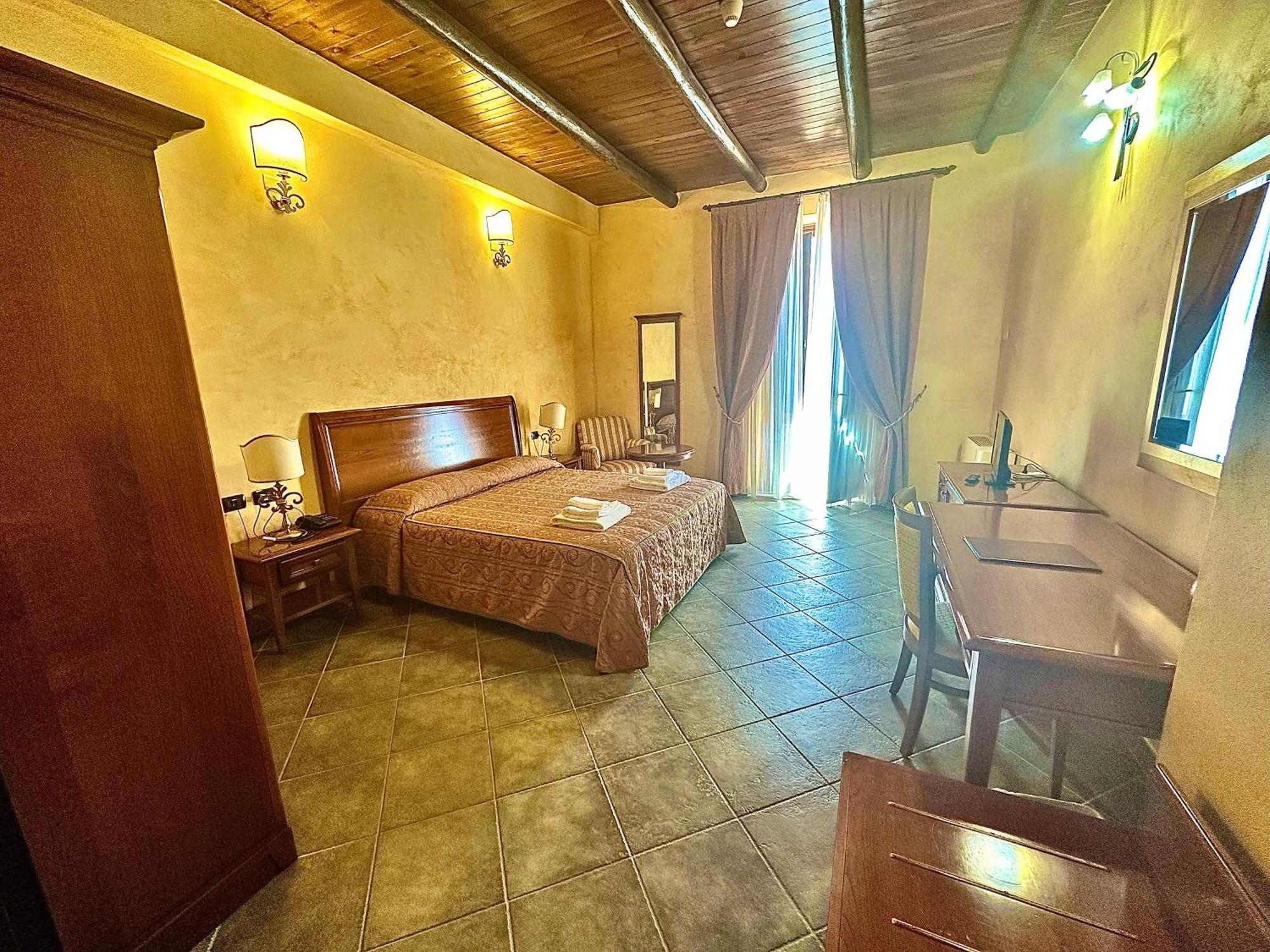 Palazzo Marzano Hotell Briatico Eksteriør bilde